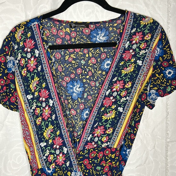 PRETTY GARDEN multi color boho floral print maxi wrap dress. Side slit. Size L - Picture 2 of 10
